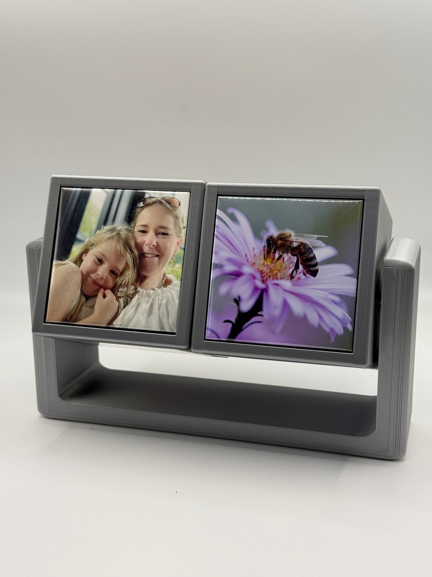 Double Rotating Photo Magnet Desk Cube including 8 Magnets